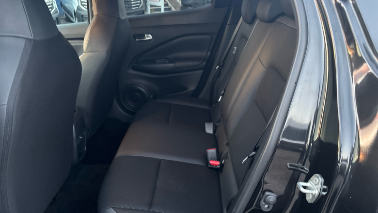 Nissan Juke 1.0 DiG-T 114 N-Connecta 5dr DCT Petrol Hatchback